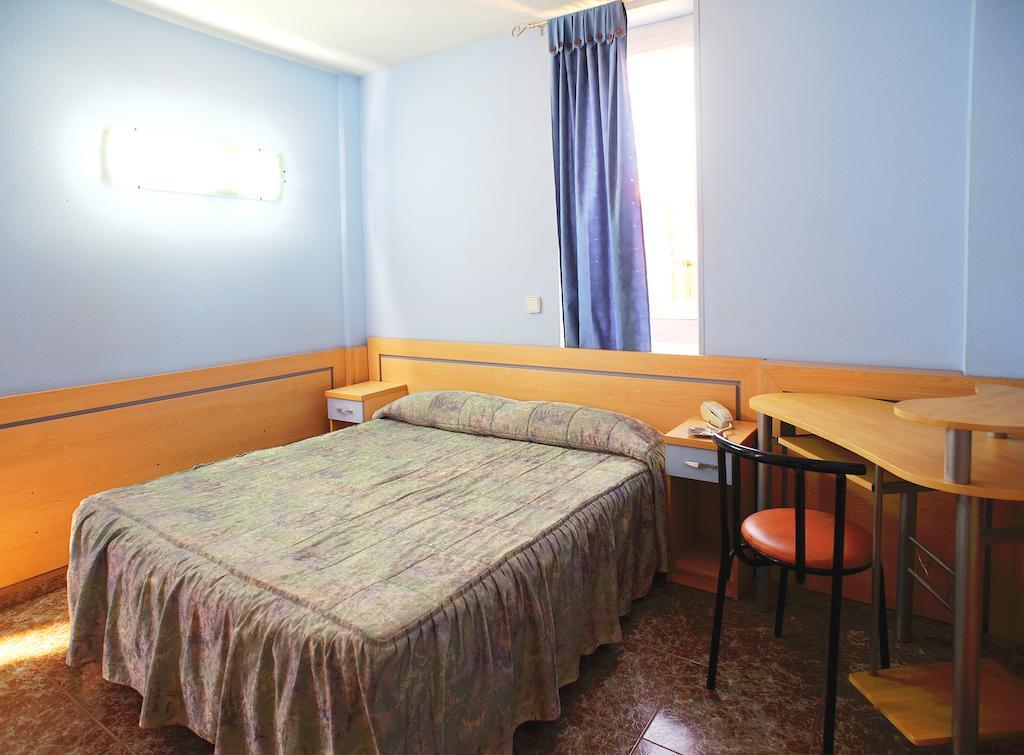 Hostal Xarau Cerdanyola del Valles Rom bilde