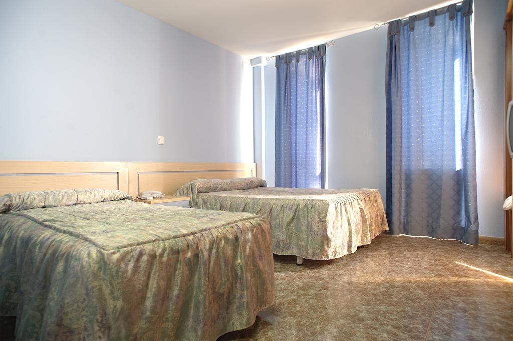 Hostal Xarau Cerdanyola del Valles Rom bilde