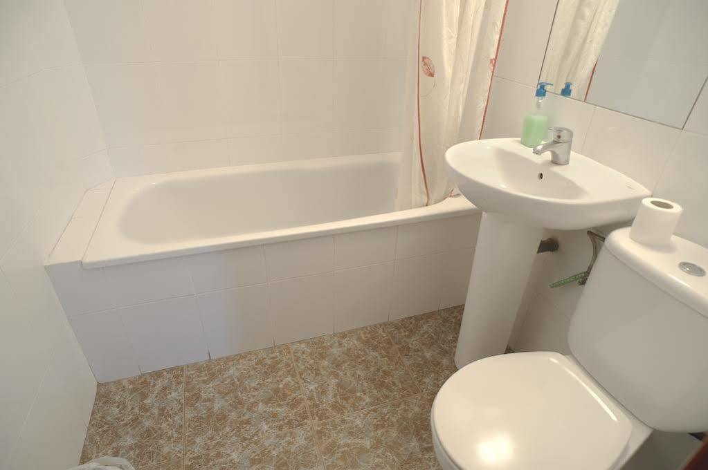 Hostal Xarau Cerdanyola del Valles Eksteriør bilde